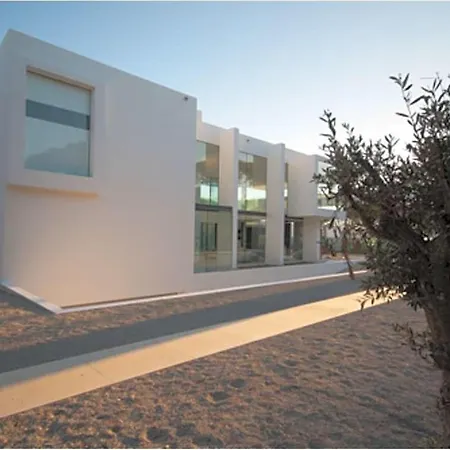 Sleeps 12 Pool Air Con Wifi Benfarras