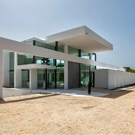 Villa Sleeps 12 Pool Air Con Wifi Benfarras