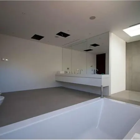 Sleeps 12 Pool Air Con Wifi *